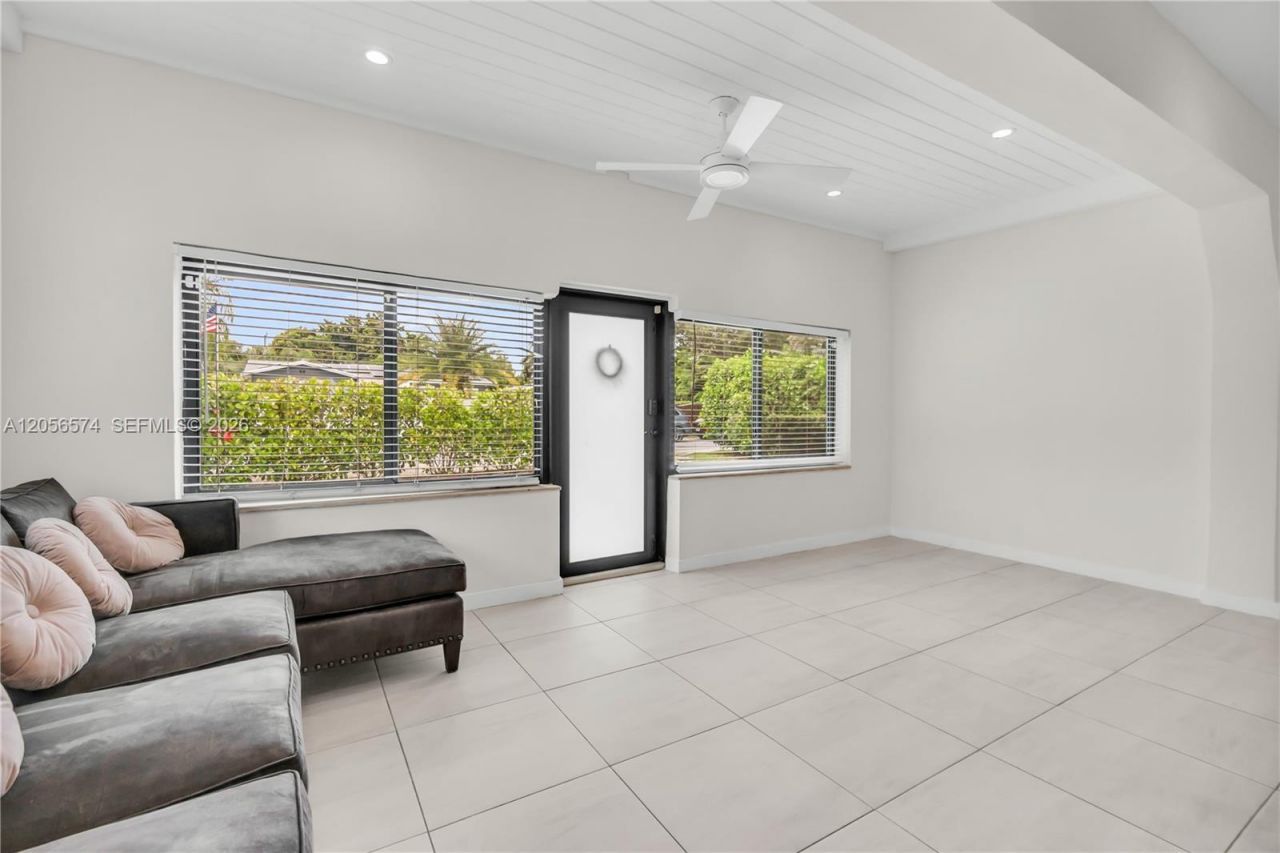 1340 NW 4th Ave , Fort Lauderdale, FL 33311 Photo