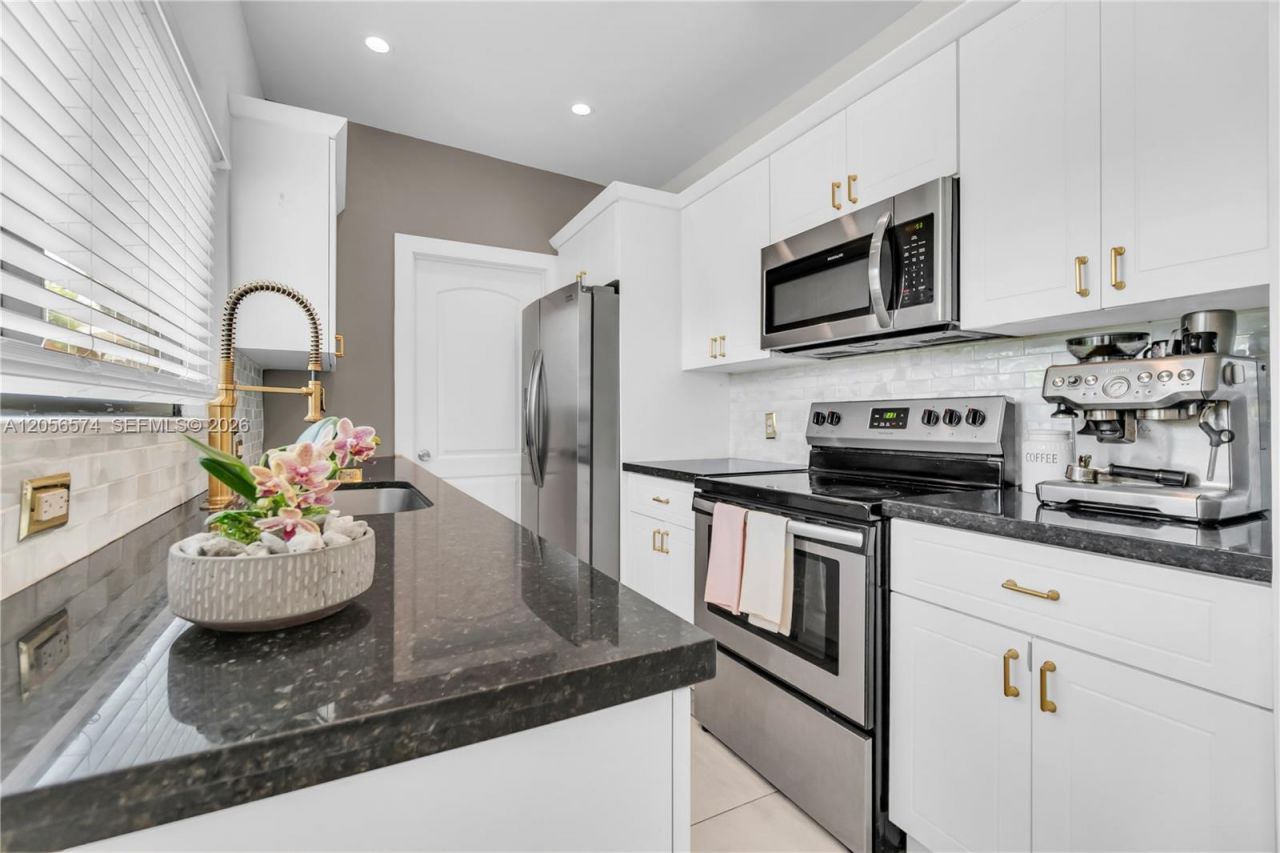 1340 NW 4th Ave , Fort Lauderdale, FL 33311 Photo