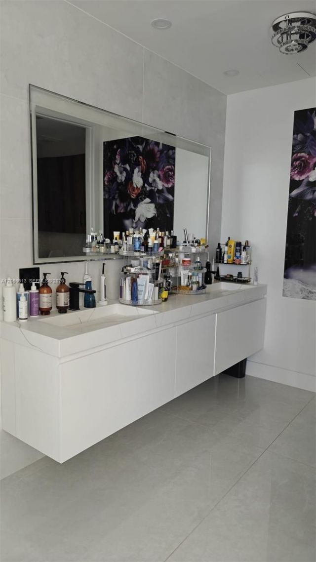 1100 Biscayne Blvd , Unit 2106, Miami, FL 33132 Photo