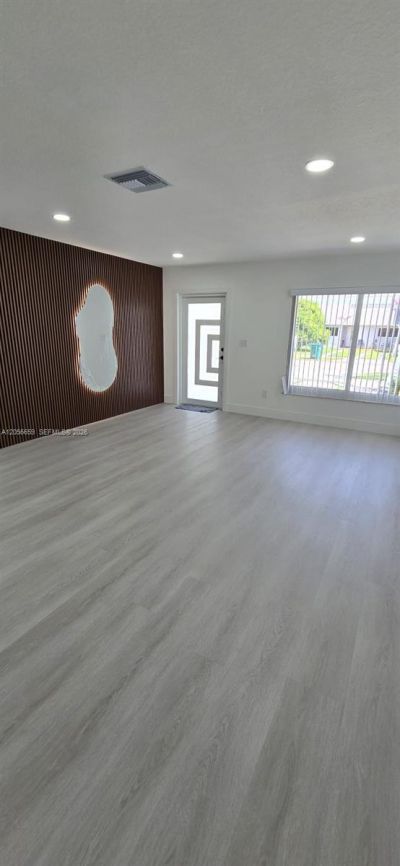 9612 Grand Canal Dr, Miami, FL 33174 Photo