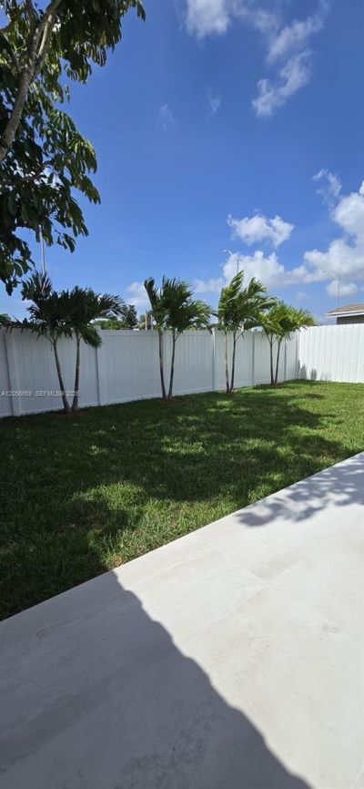 9612 Grand Canal Dr, Miami, FL 33174 Photo