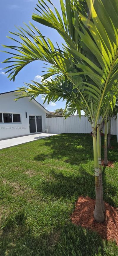 9612 Grand Canal Dr, Miami, FL 33174 Photo