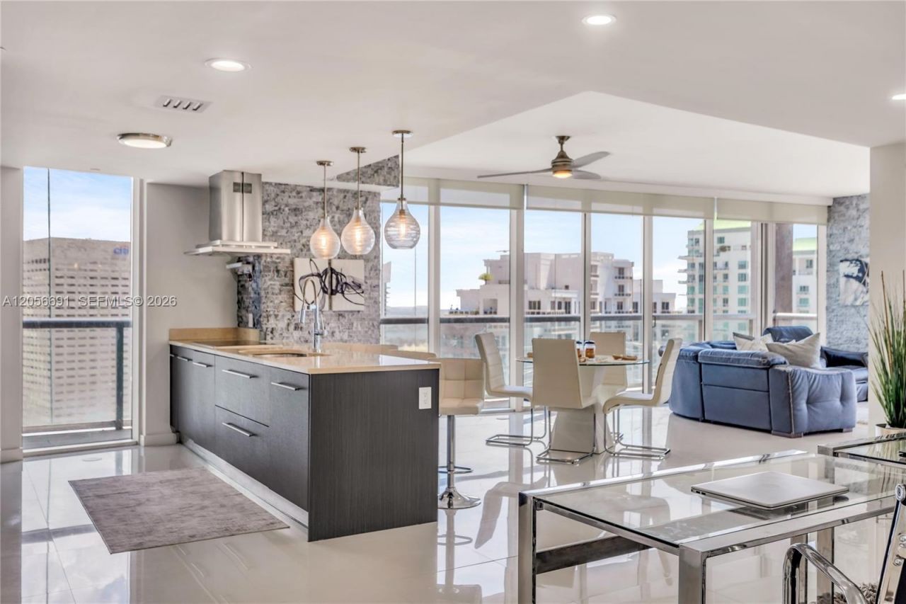 495 Brickell Ave , Unit 3702, Miami, FL 33131 Photo