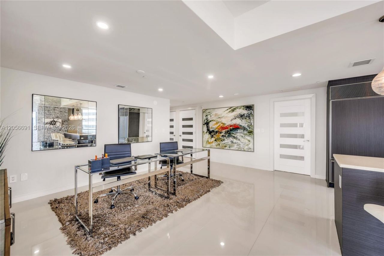 495 Brickell Ave , Unit 3702, Miami, FL 33131 Photo