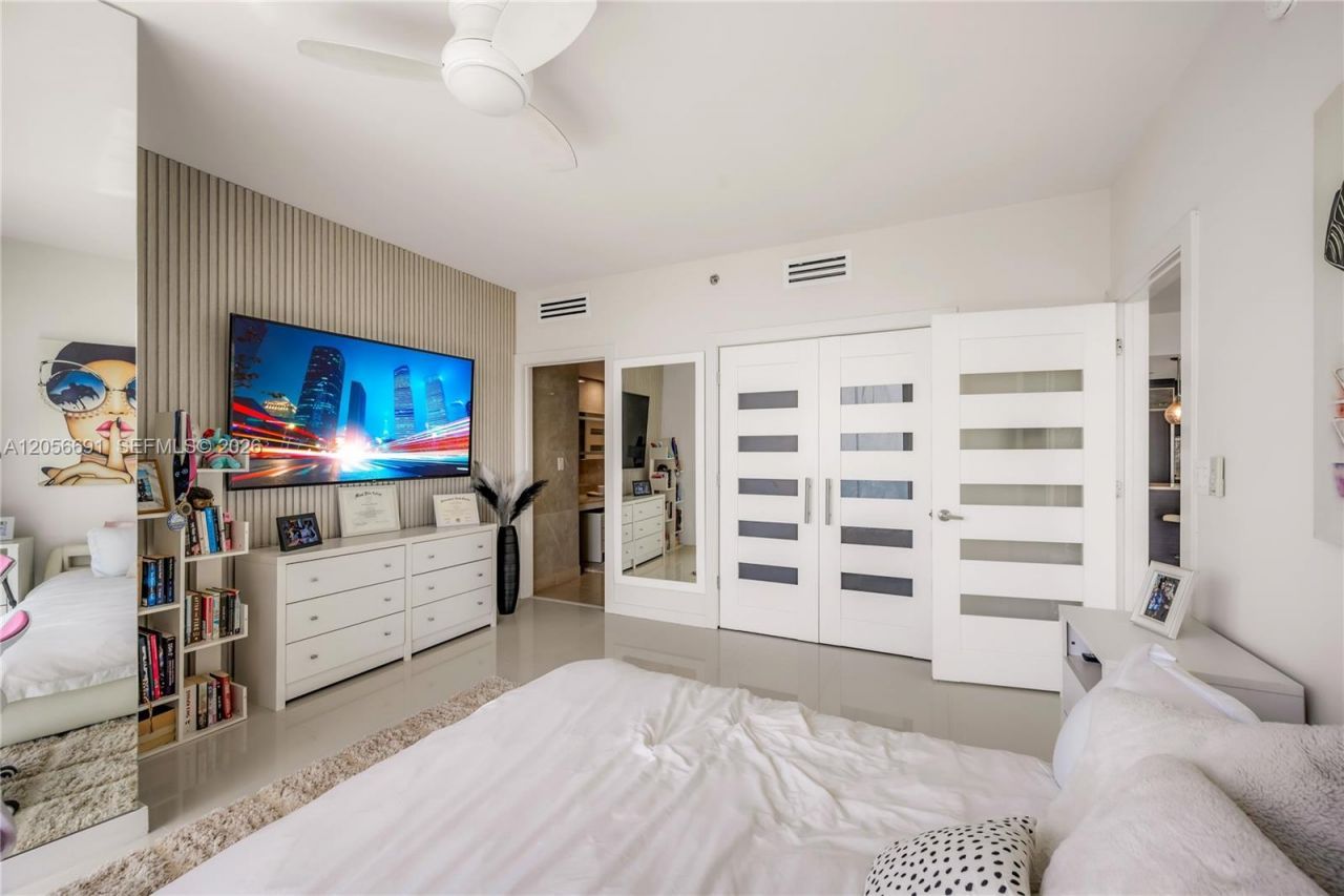 495 Brickell Ave , Unit 3702, Miami, FL 33131 Photo