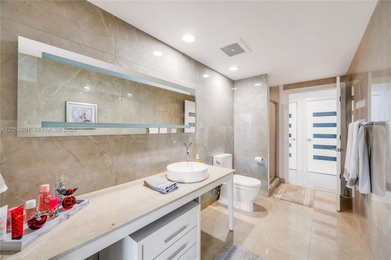 495 Brickell Ave , Unit 3702, Miami, FL 33131 Photo