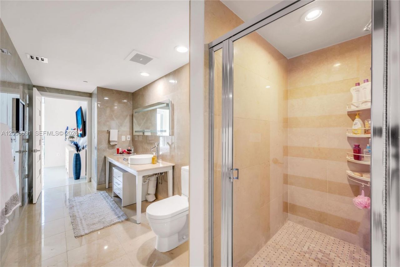 495 Brickell Ave , Unit 3702, Miami, FL 33131 Photo