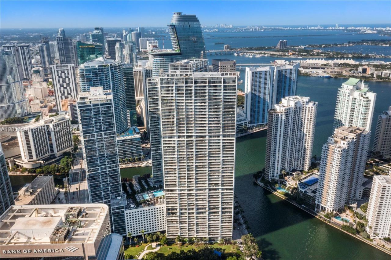 495 Brickell Ave , Unit 3702, Miami, FL 33131 Photo