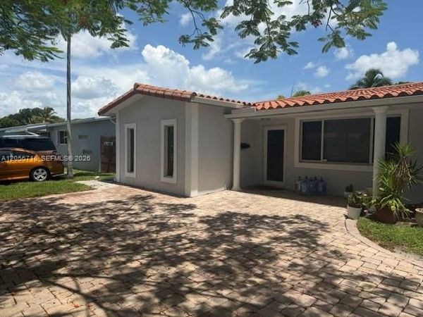 5317 Harrison St , Hollywood, FL 33021