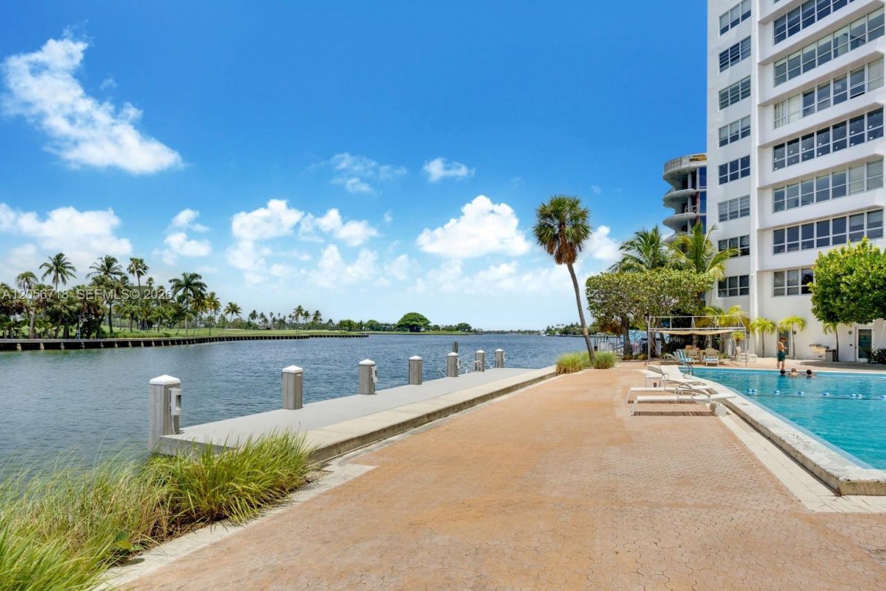 9102 W Bay Harbor Dr , Unit 10-B, Bay Harbor Islands, FL 33154 Photo