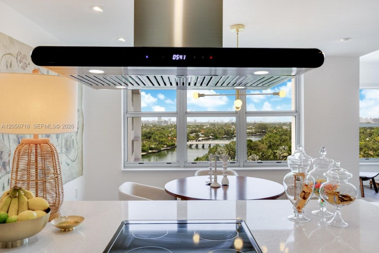 9102 W Bay Harbor Dr , Unit 10-B, Bay Harbor Islands, FL 33154 Photo