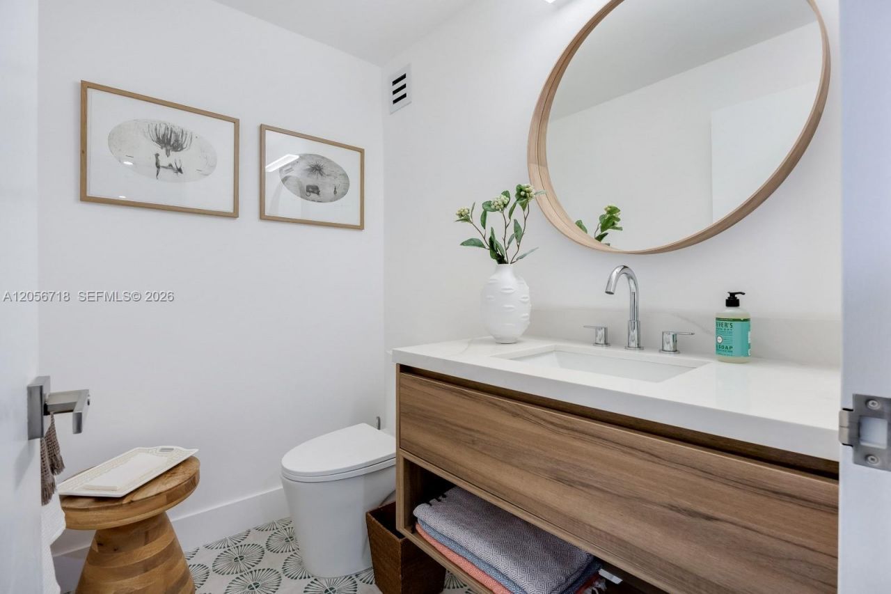 9102 W Bay Harbor Dr , Unit 10-B, Bay Harbor Islands, FL 33154 Photo