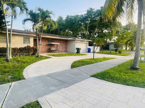 6790 SW 10th Ct , Unit 6790, Pembroke Pines, FL 33023