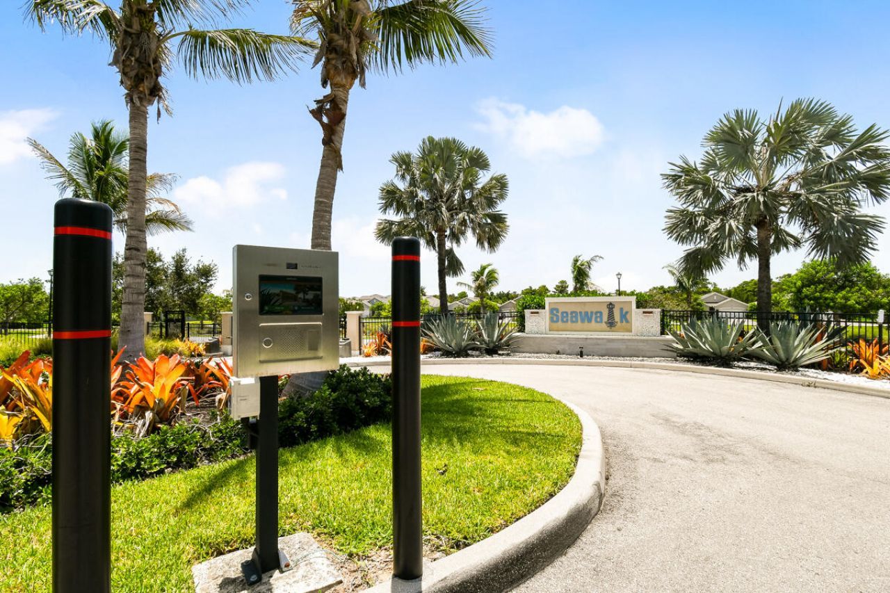 1693 NE White Pine Terrace, Jensen Beach, FL 34957 Photo