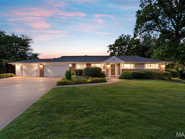 11872 Doverhill Court, Sunset Hills, MO 63128
