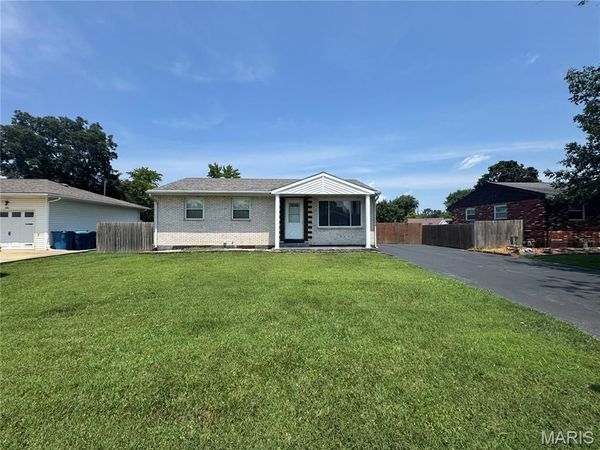 8 Lily Avenue , Granite City, IL 62040