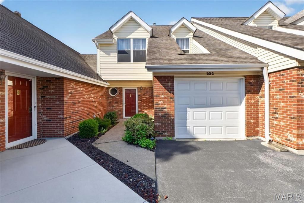 352 Windsor Place , Unit B, Saint Peters, MO 63376 Main Photo