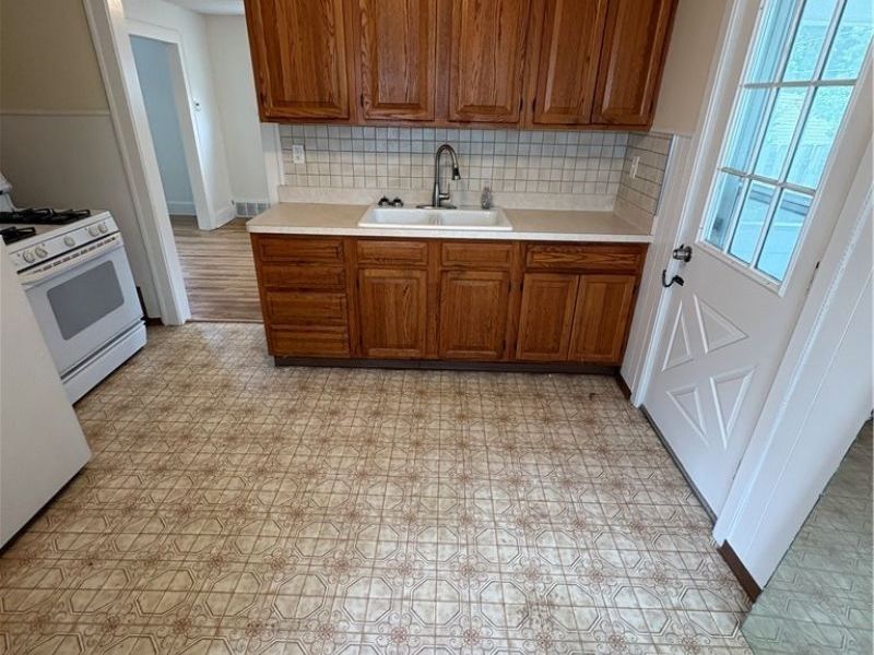 4904 E 109th Street , Garfield Heights, OH 44125 Photo 2