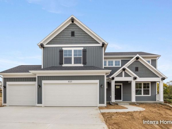 8321 Kettle Oak Drive SE, Alto, MI 49302