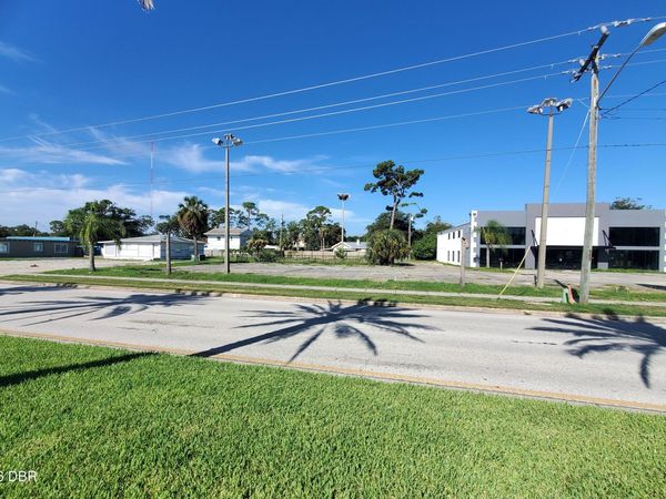 1524 &1522 Ridgewood Avenue, Holly Hill, FL 32117