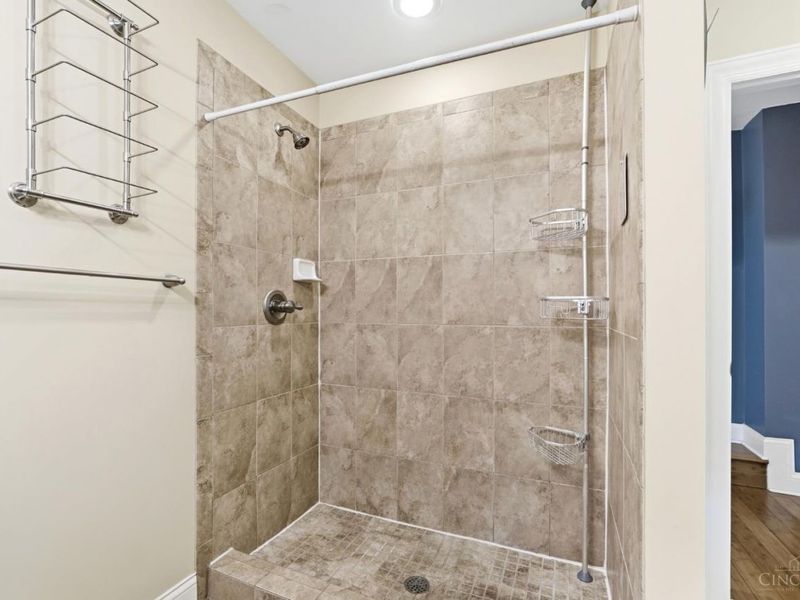 1326 Vine Street, Unit G, Cincinnati, OH 45202 Photo 36