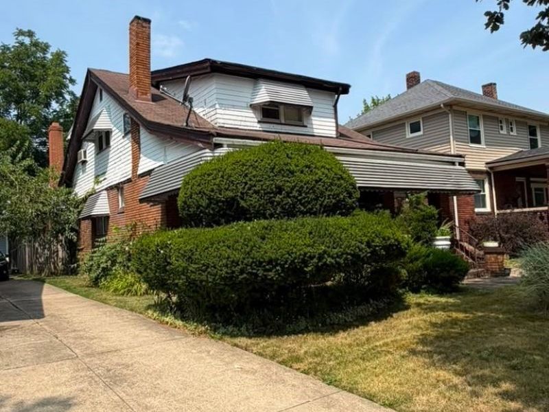 3588 Pennington Road, Cleveland, OH 44120 Photo 2