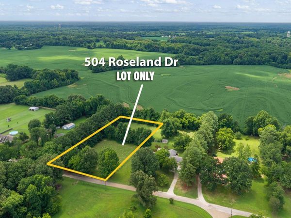 504 ROSELAND DR, Brighton, TN 38011