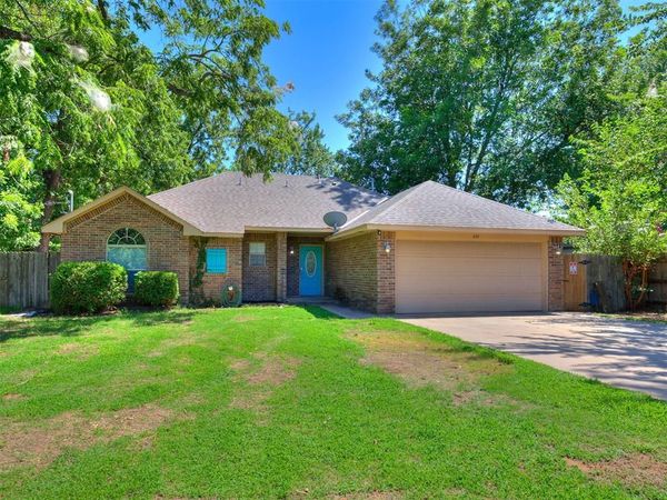 224 E Forster Lane, Mustang, OK 73064