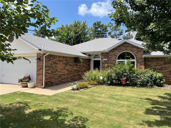 1300 N 37th Street , Rogers, AR 72756