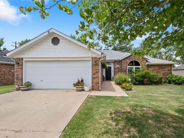 1300 N 37th Street , Rogers, AR 72756