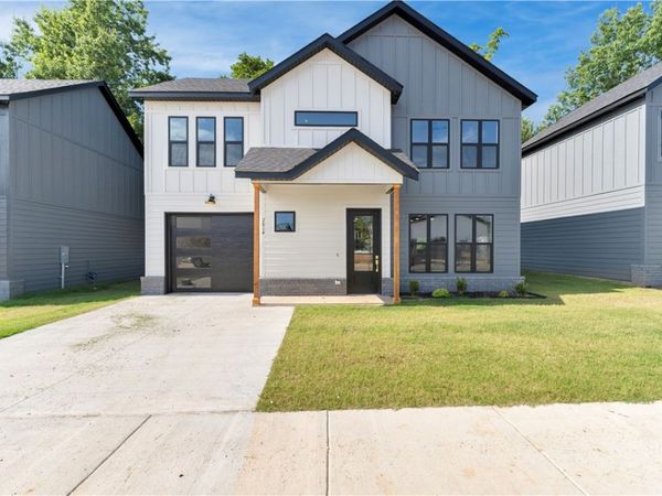 2616 W Berkeley Avenue , Rogers, AR 72758
