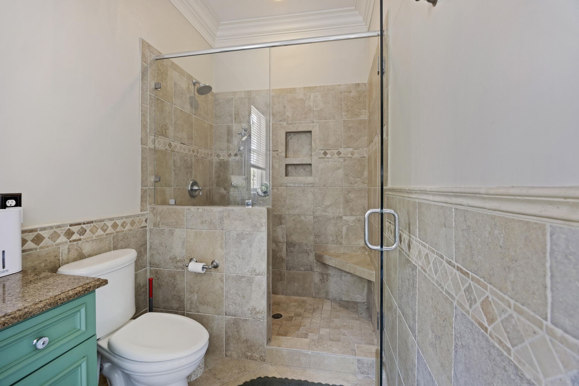 1 Bennett Street Photo 13