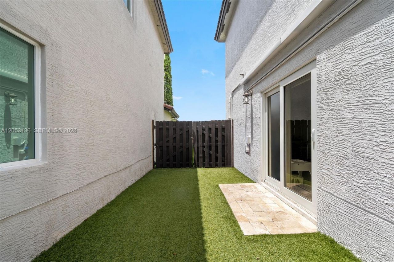 12050 SW 135th Ter , Miami, FL 33186 Photo