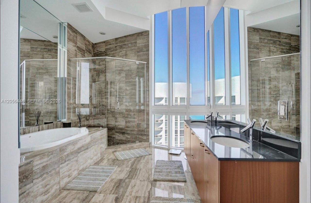 15901 Collins Ave, Unit 4301, Sunny Isles Beach, FL 33160 Photo