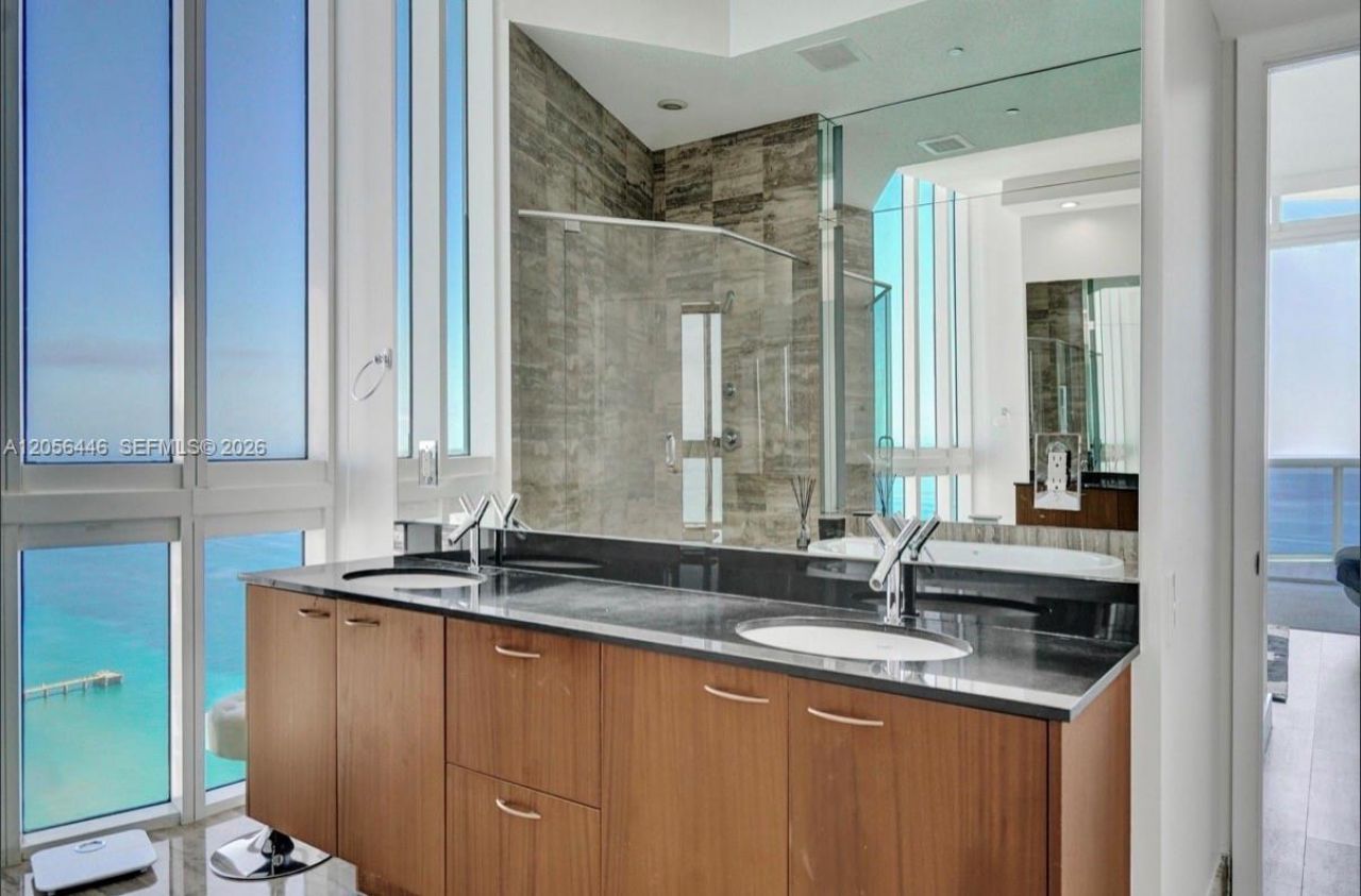 15901 Collins Ave, Unit 4301, Sunny Isles Beach, FL 33160 Photo
