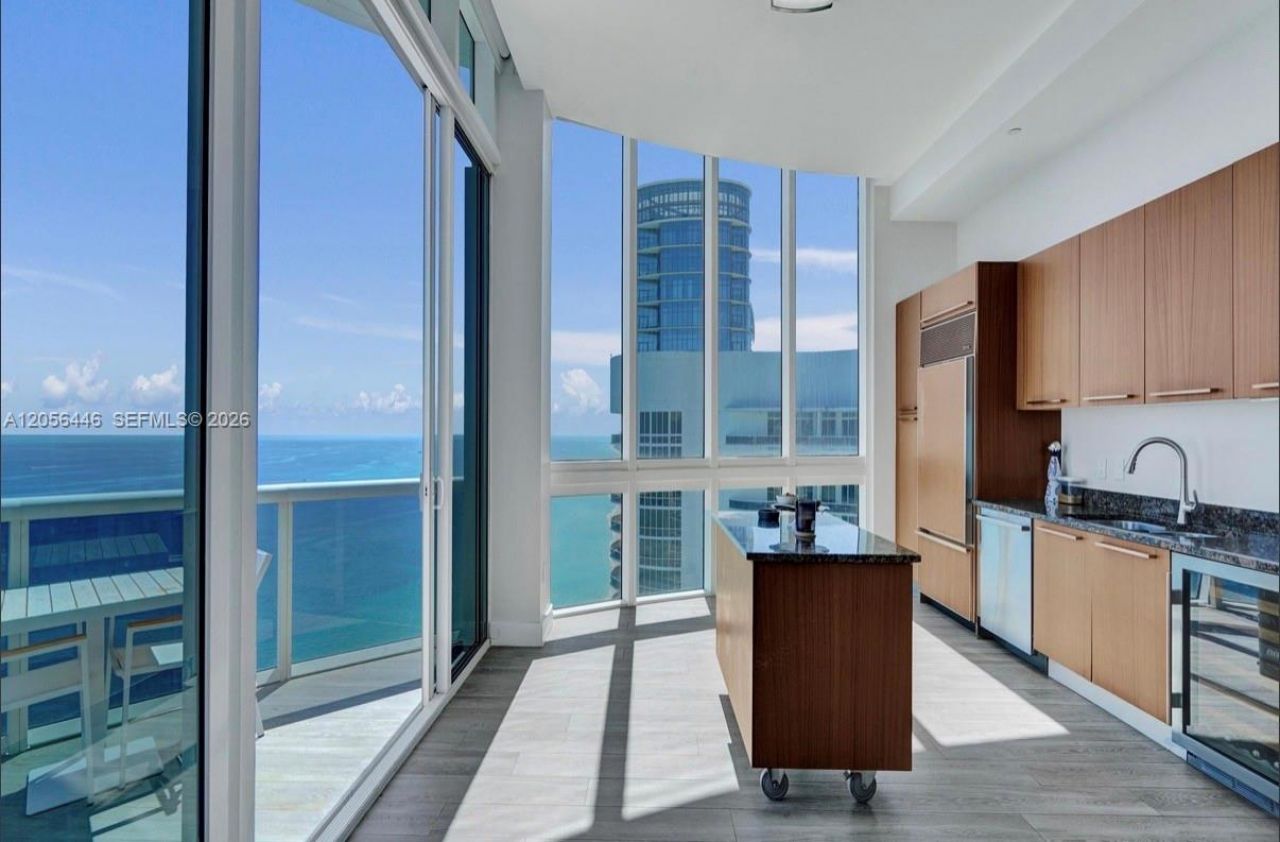 15901 Collins Ave, Unit 4301, Sunny Isles Beach, FL 33160 Photo