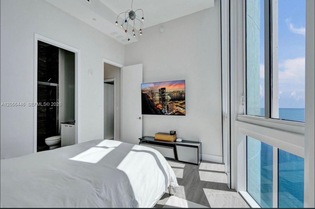 15901 Collins Ave, Unit 4301, Sunny Isles Beach, FL 33160 Photo
