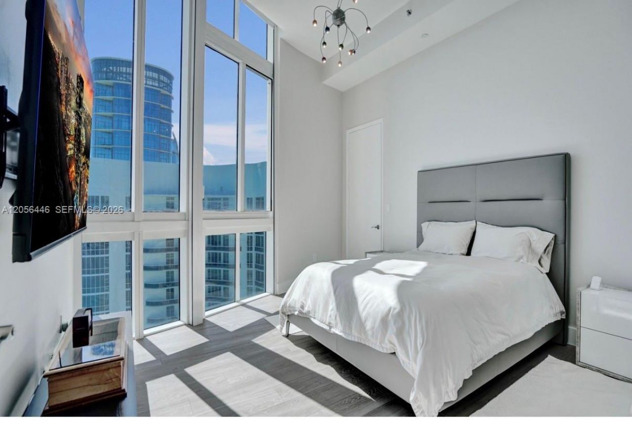 15901 Collins Ave, Unit 4301, Sunny Isles Beach, FL 33160 Photo