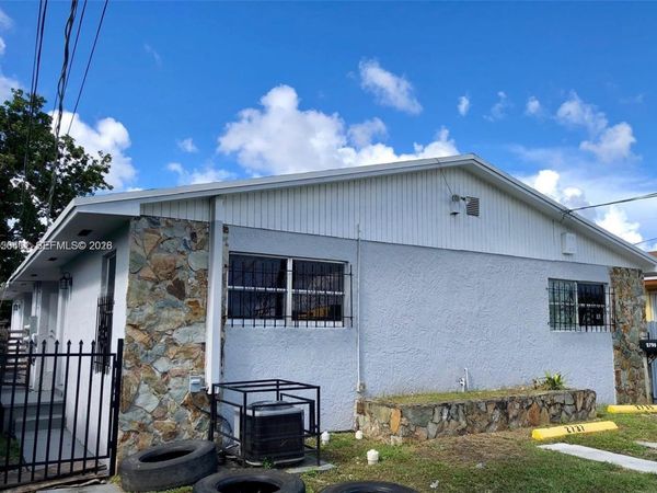 2735 NW 27th St , Miami, FL 33142