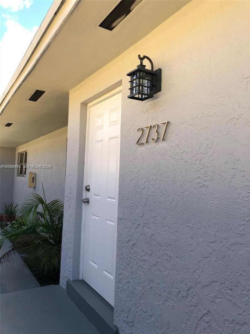 2735 NW 27th St , Miami, FL 33142 Photo