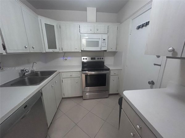5700 NE 22nd Way, Unit 324, Fort Lauderdale, FL 33308