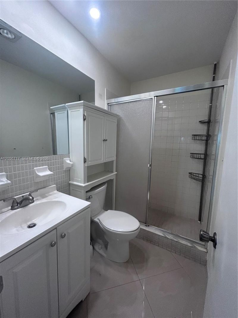5700 NE 22nd Way, Unit 324, Fort Lauderdale, FL 33308 Photo