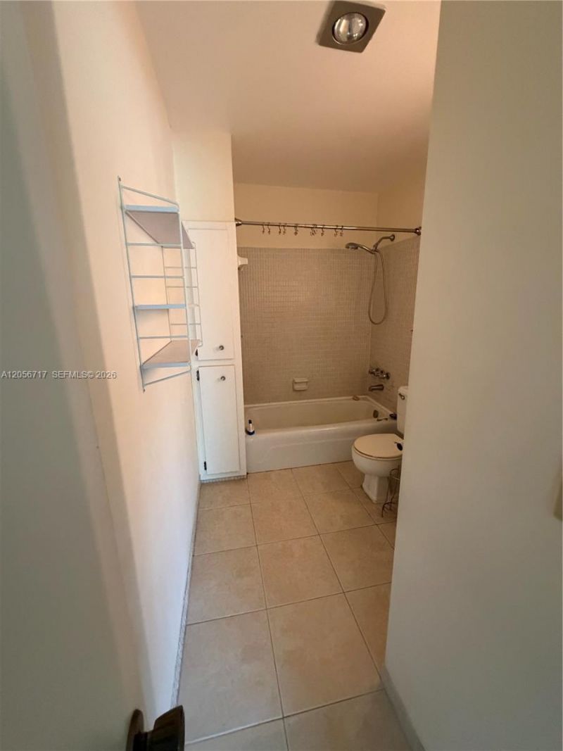5700 NE 22nd Way, Unit 324, Fort Lauderdale, FL 33308 Photo