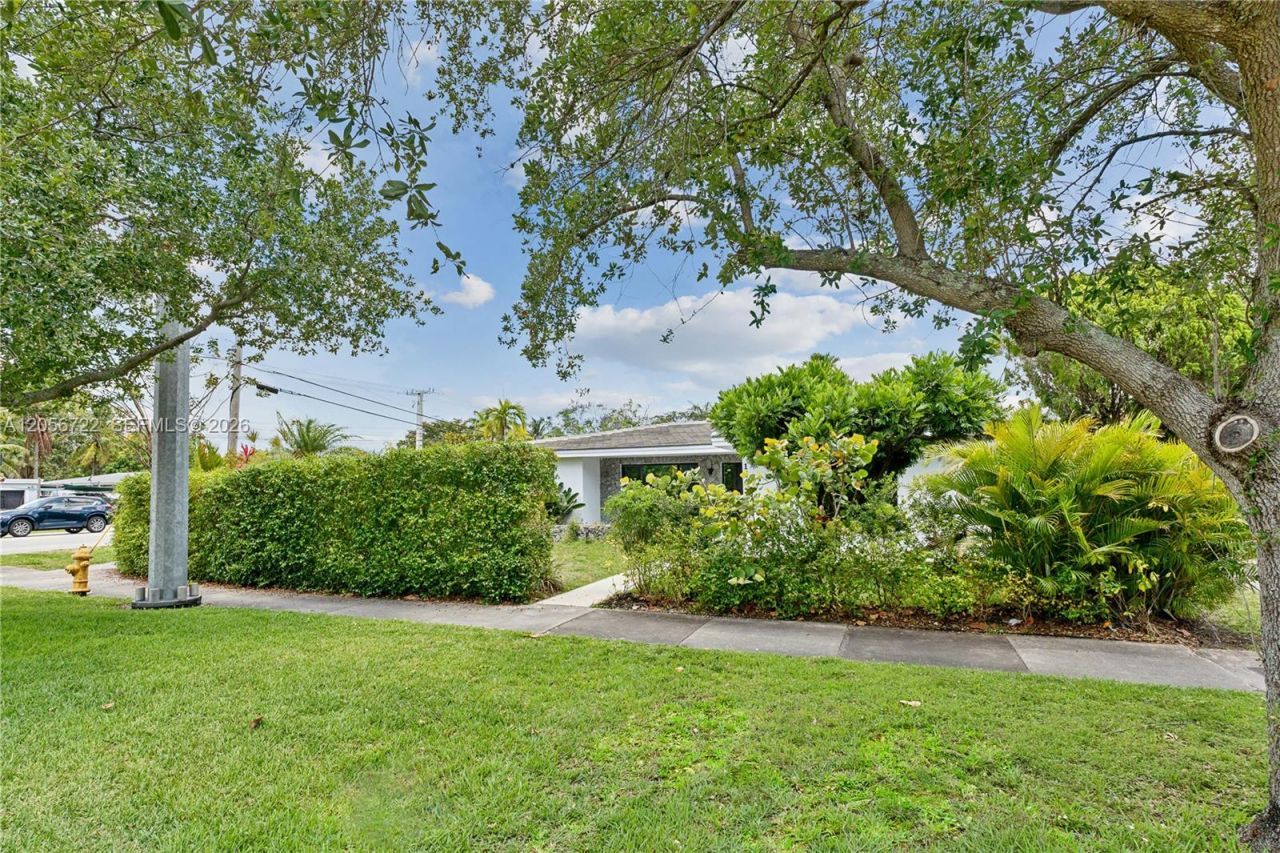 1545 Miller Rd , Coral Gables, FL 33146 Photo
