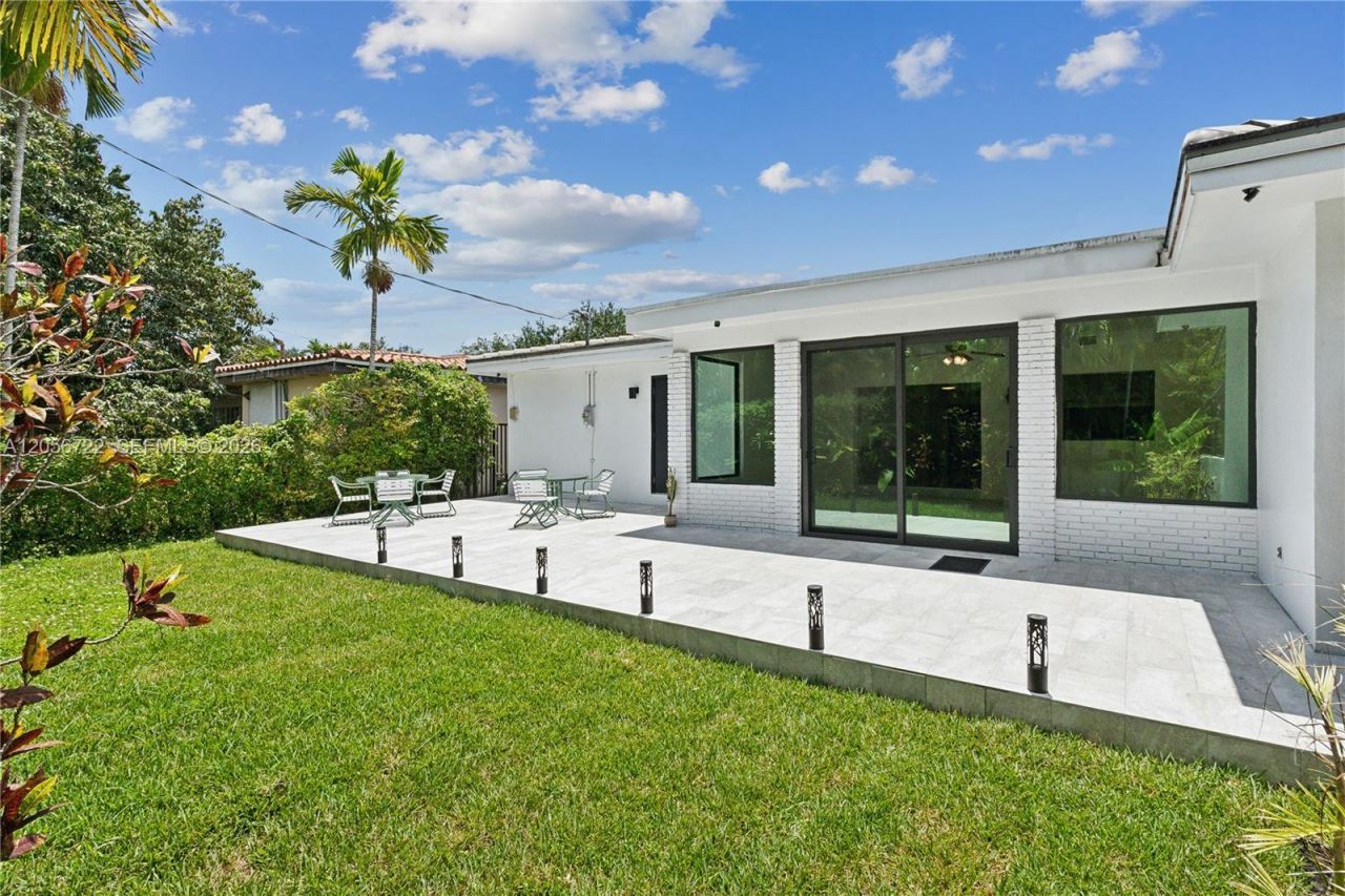 1545 Miller Rd , Coral Gables, FL 33146 Photo