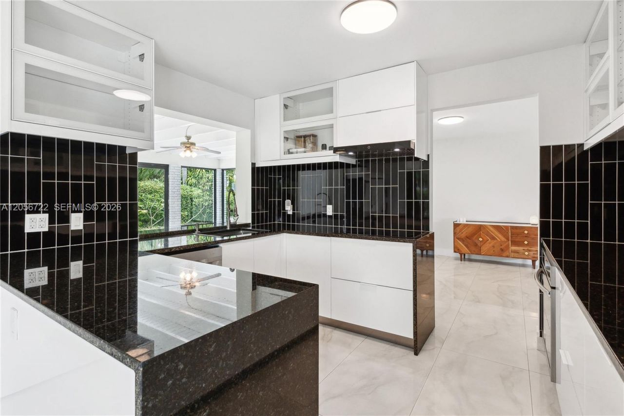 1545 Miller Rd , Coral Gables, FL 33146 Photo