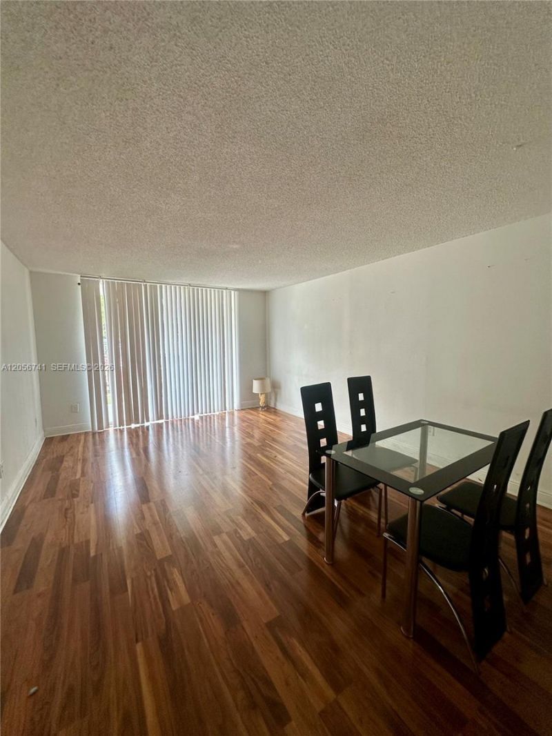 486 NW 165th St Rd, Unit B-103, Miami, FL 33169 Photo