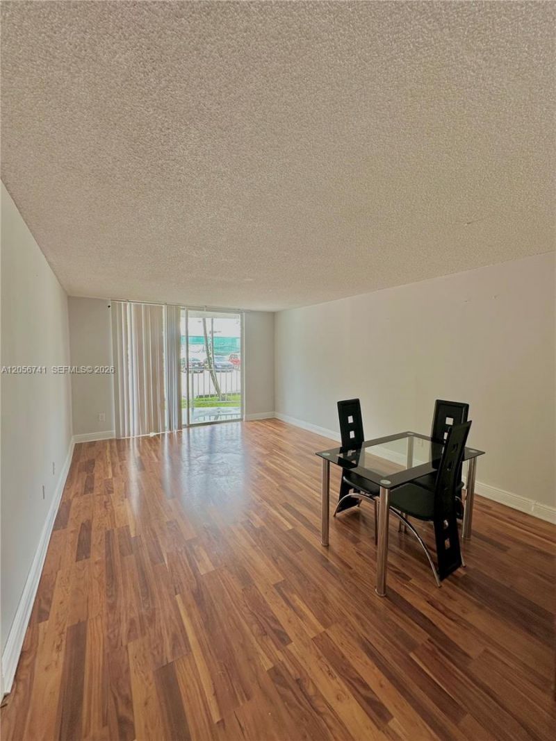 486 NW 165th St Rd, Unit B-103, Miami, FL 33169 Photo