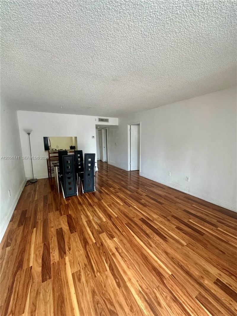 486 NW 165th St Rd, Unit B-103, Miami, FL 33169 Photo