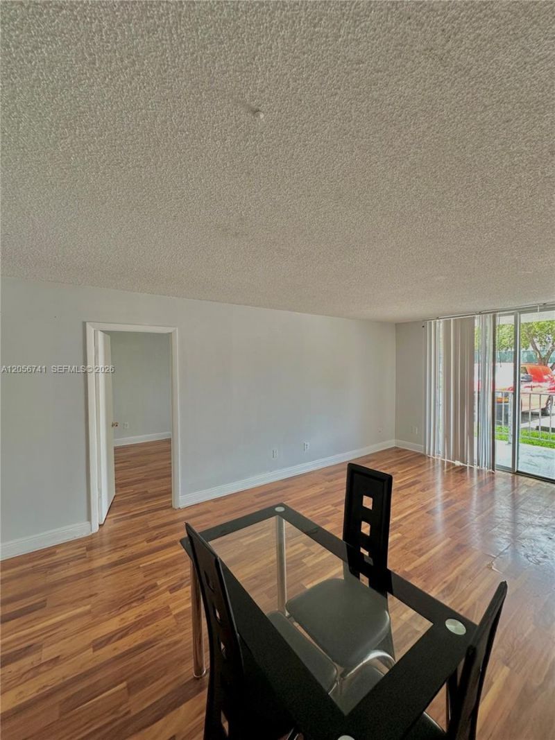 486 NW 165th St Rd, Unit B-103, Miami, FL 33169 Photo